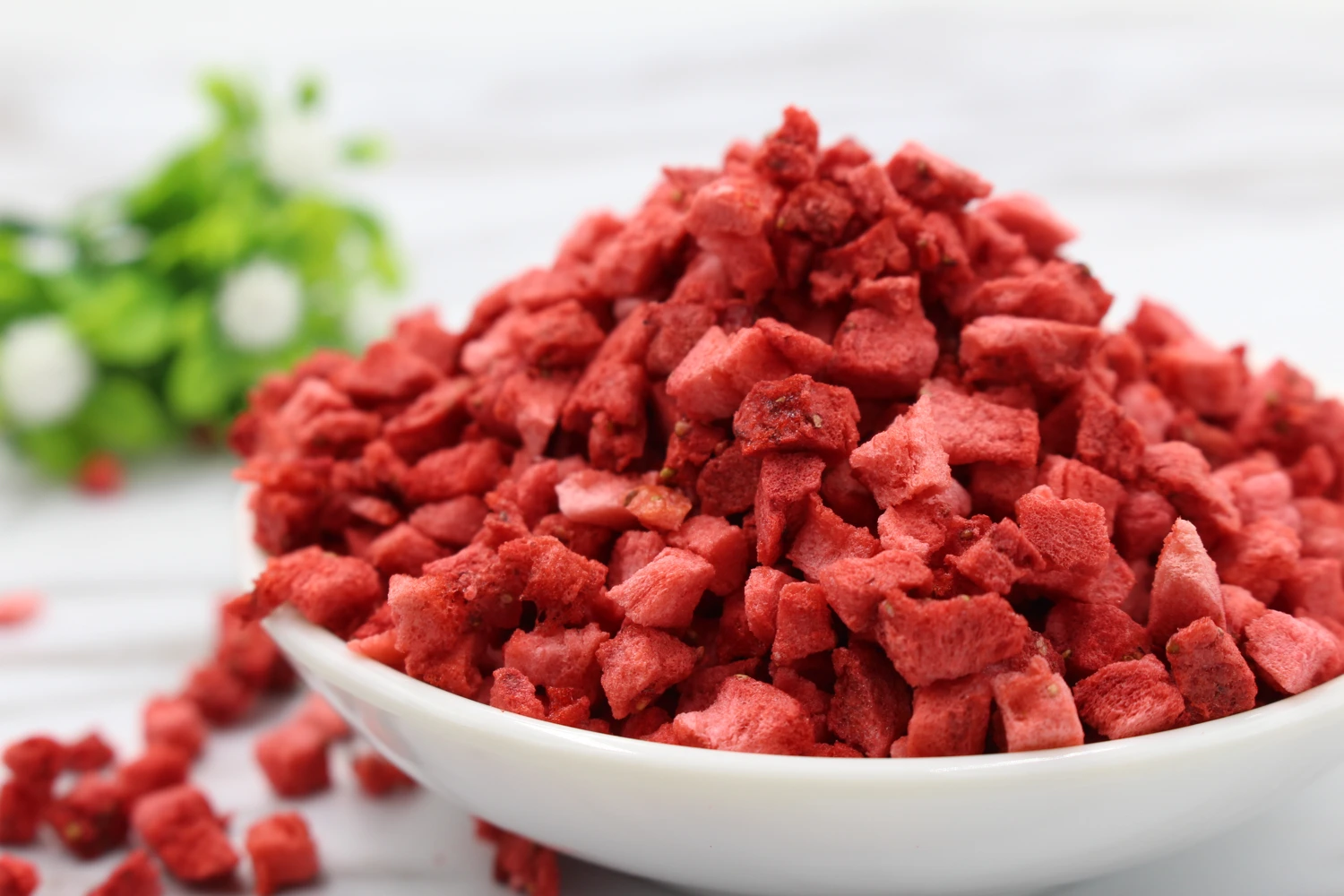 Freeze-dried strawberry dices